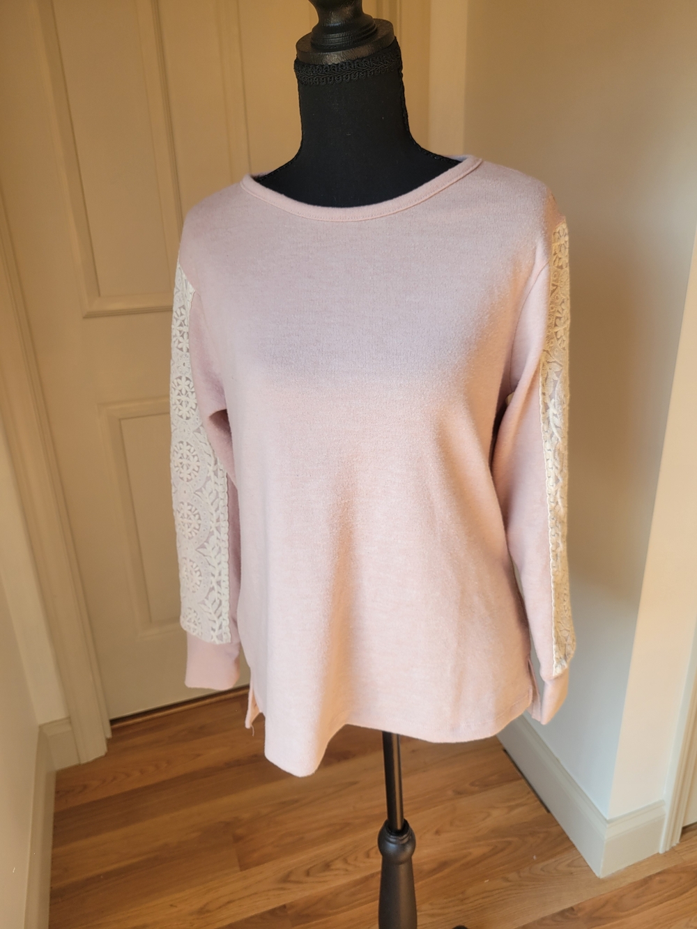 FN by Flora Nikrooz Pink Lace Detail Long Sleeve Lounge Top Sweater Size S